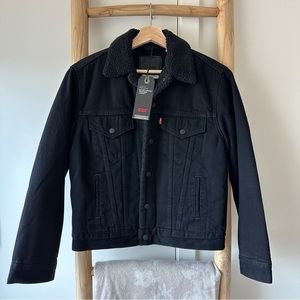 NWT Levi’s Premium Sherpa Lined Ex-Boyfriend Trucker Jacket - size XS - Black